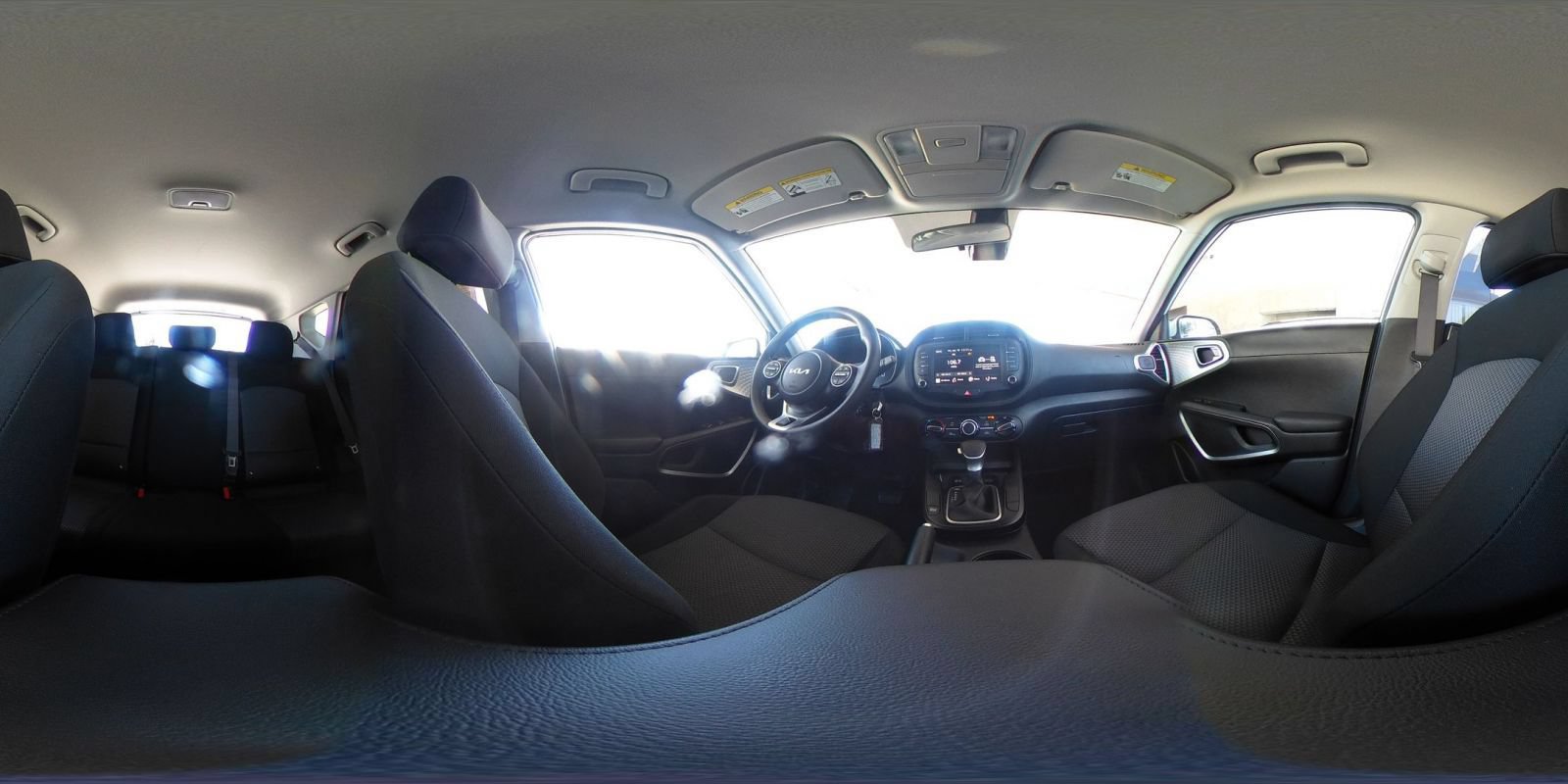 Used 2025 Kia Soul LX w/ LX Technology Package FWD image 40