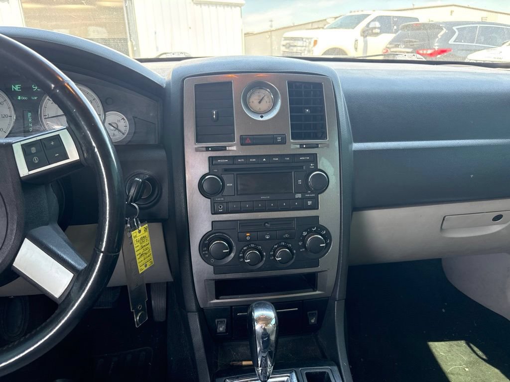 Used 2007 Chrysler 300 Touring L RWD image 5