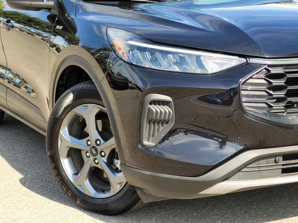Used 2025 Ford Escape ST-Line FWD image 3