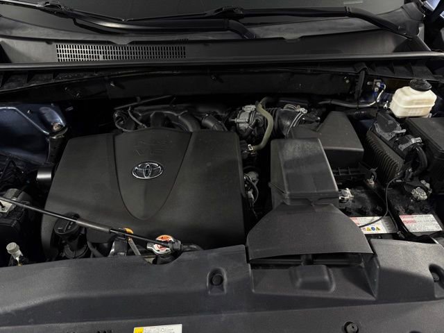 Used 2019 Toyota Highlander XLE image 14