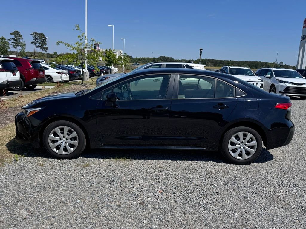 Used 2025 Toyota Corolla LE w/ Convenience Package FWD image 8