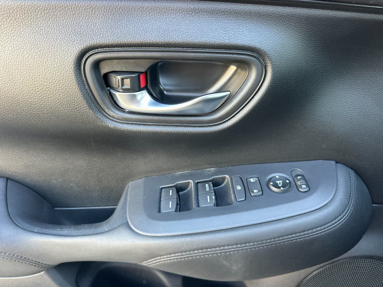 Used 2024 Honda HR-V LX image 13