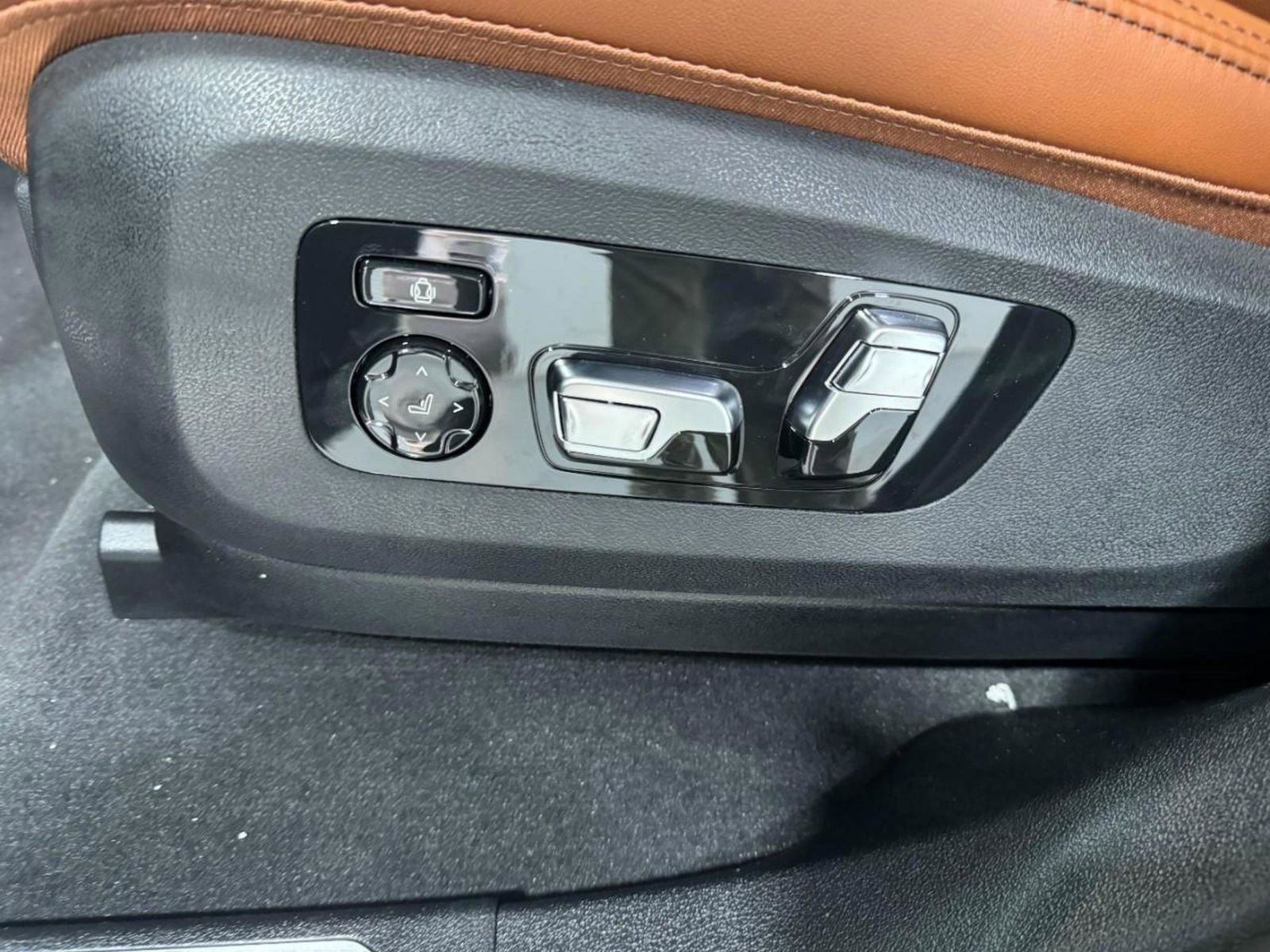 New 2026 BMW X6 M60i image 30