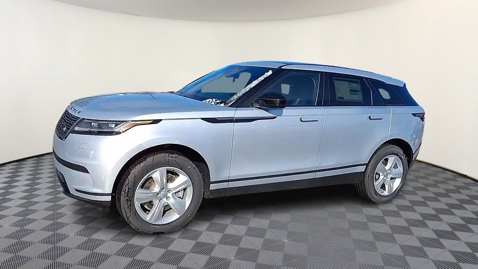 Certified 2025 Land Rover Range Rover Velar S image 4