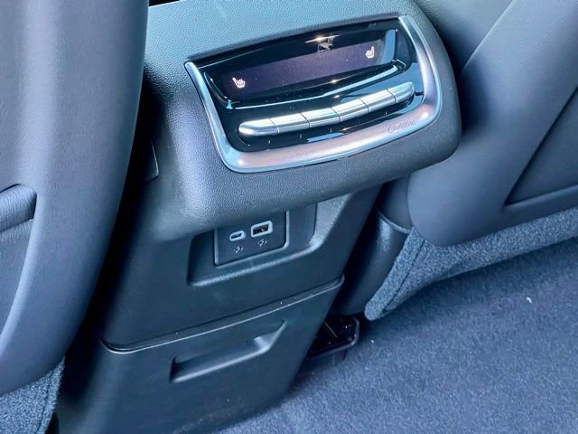 New 2024 Cadillac XT6 Sport w/ LPO, ONYX Package image 34