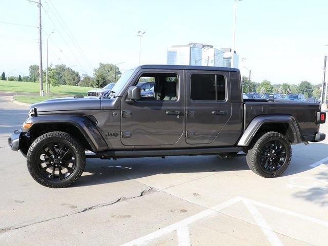 Used 2025 Jeep Gladiator Sport AWD/4WD image 4