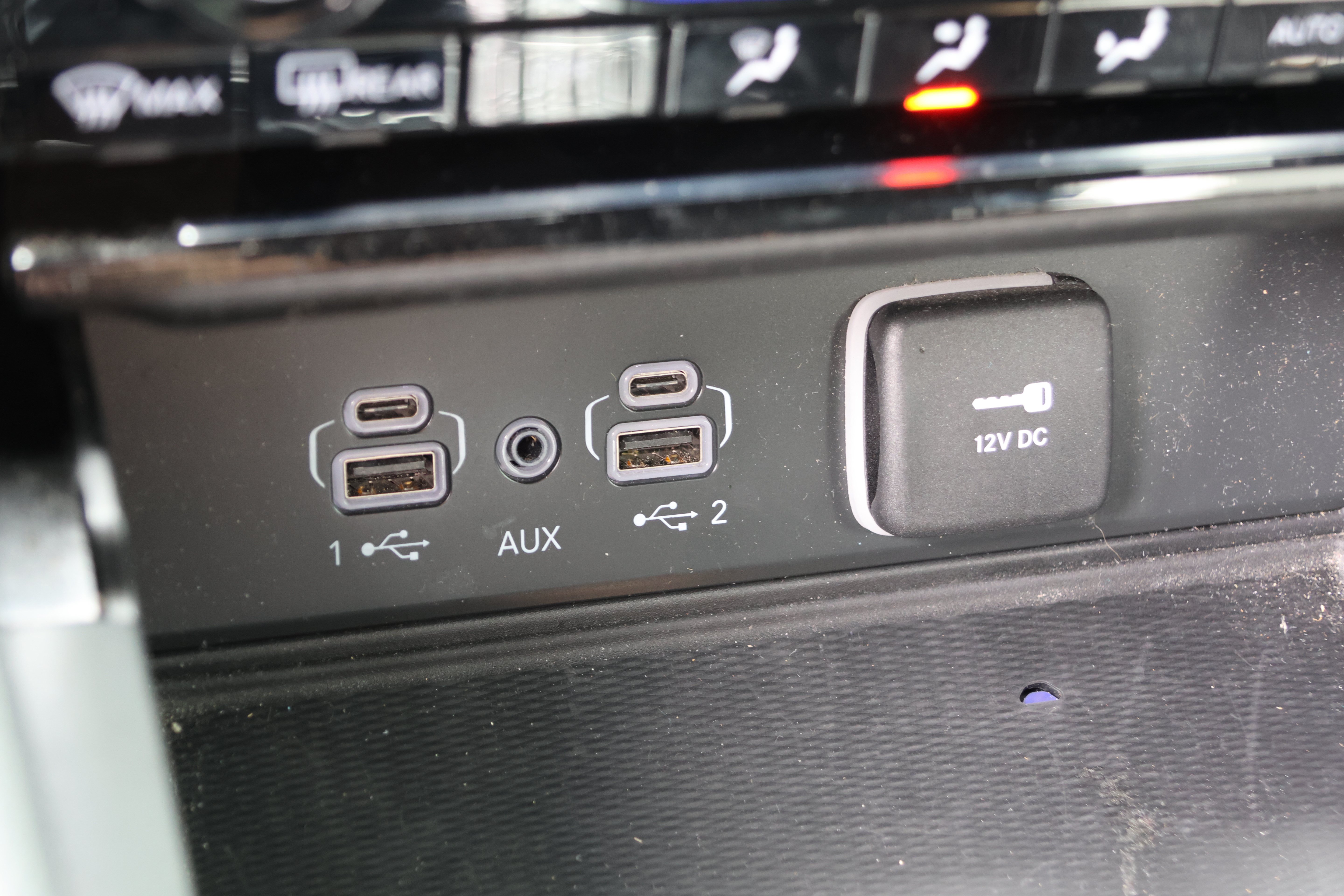 Used 2023 Jeep Grand Cherokee Altitude AWD/4WD image 28