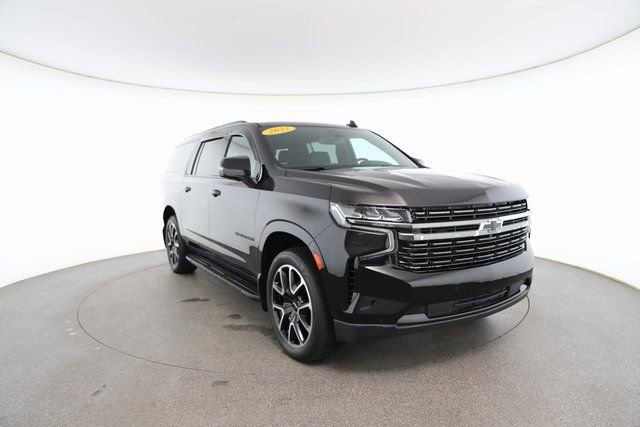 Used 2022 Chevrolet Suburban RST w/ Luxury Package image 27