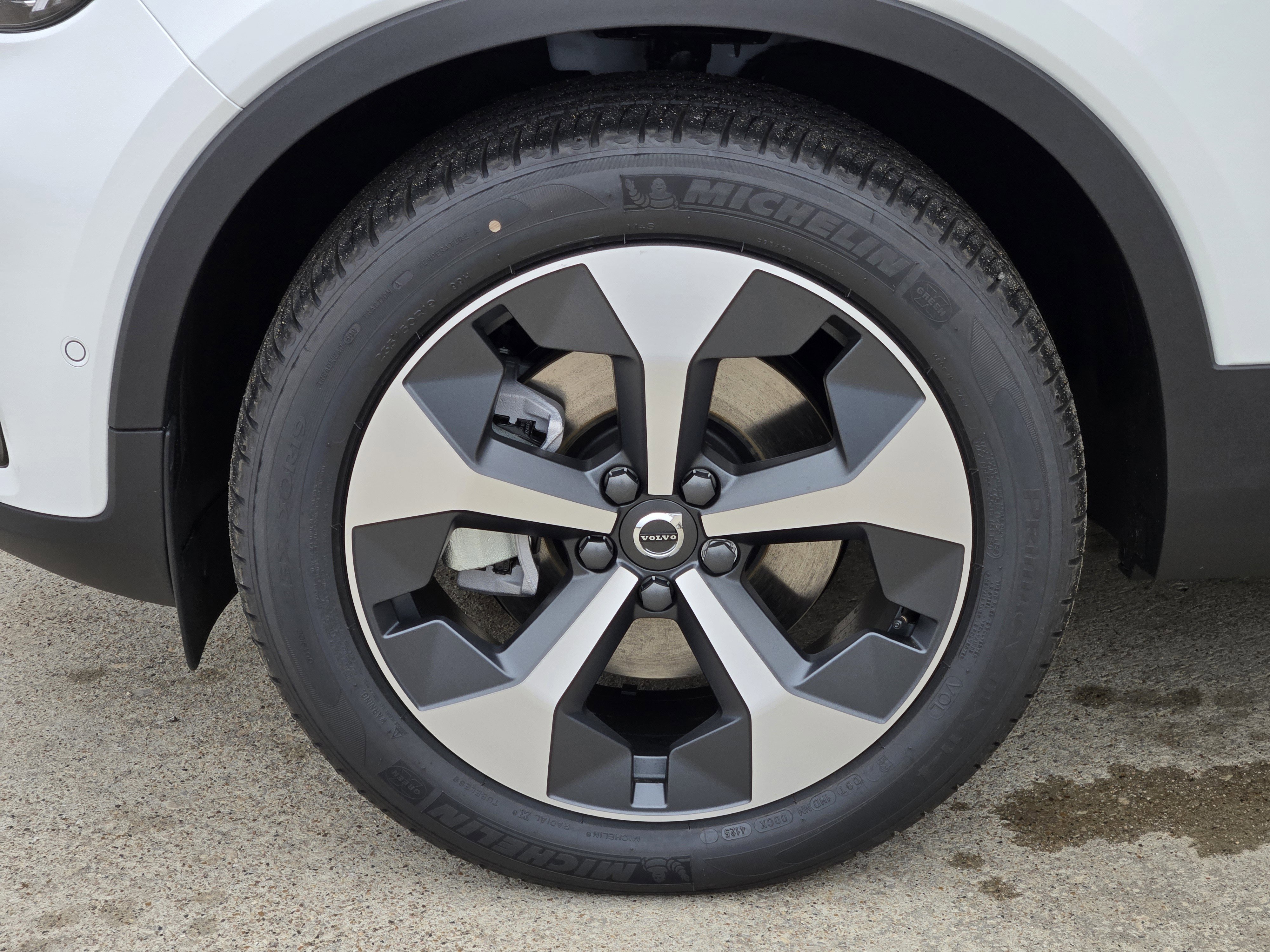 New 2026 Volvo XC40 B5 Plus w/ Protection Package Premier image 12