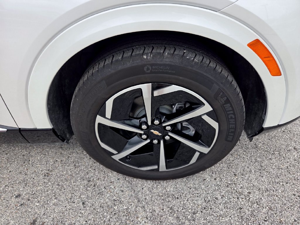 Certified 2024 Chevrolet Equinox EV LT FWD image 18