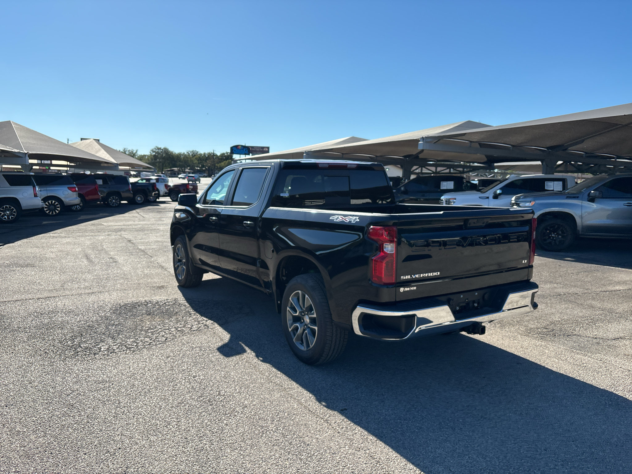 New 2026 Chevrolet Silverado 1500 LT w/ Leather Package AWD/4WD image 19