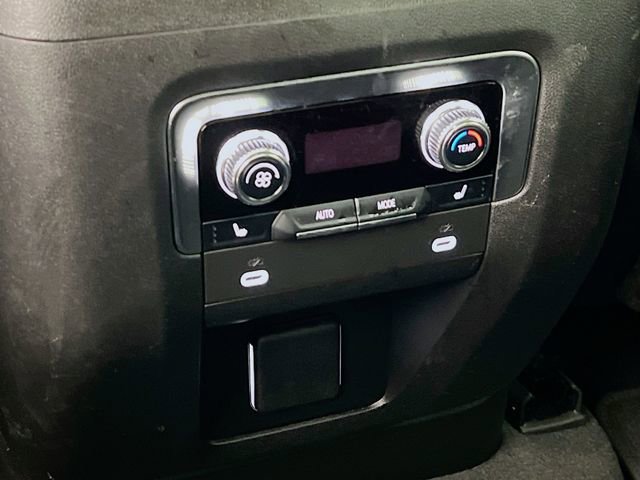 Used 2024 GMC Yukon XL AT4 w/ AT4 Premium Plus Package image 27