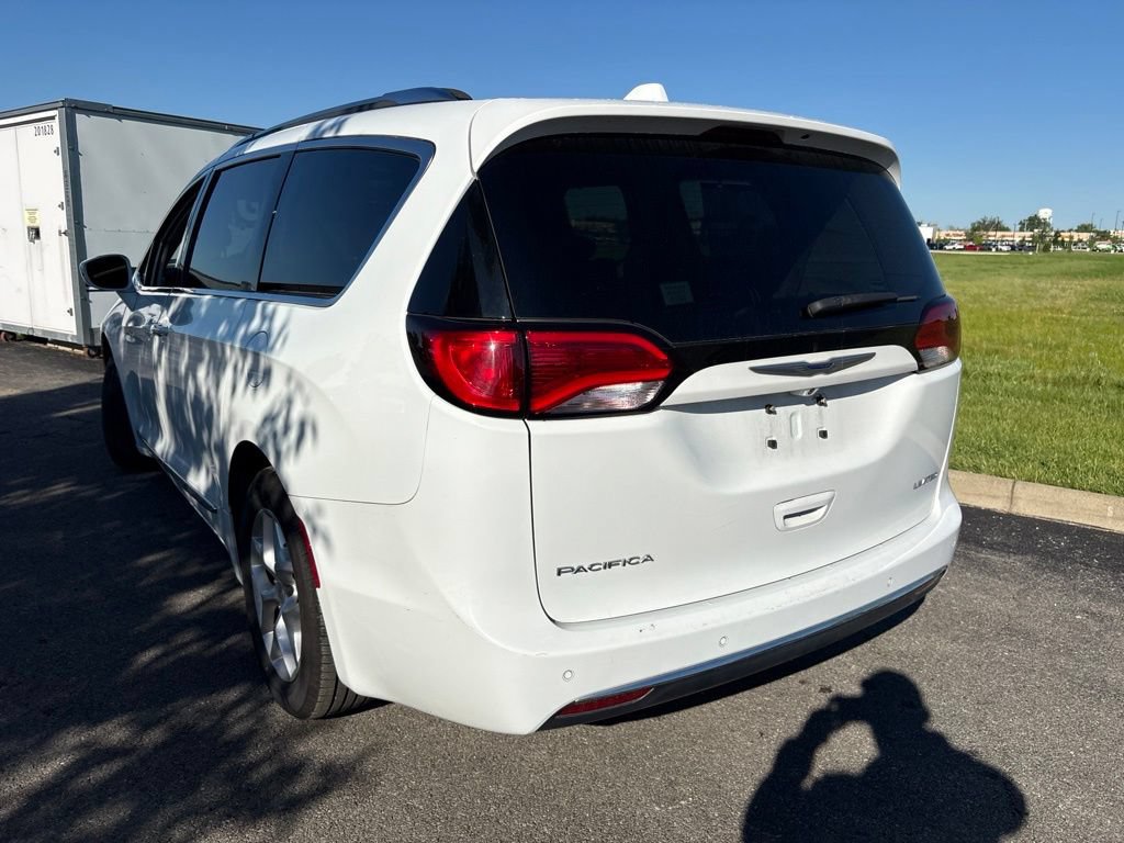 Used 2020 Chrysler Pacifica Limited FWD image 7