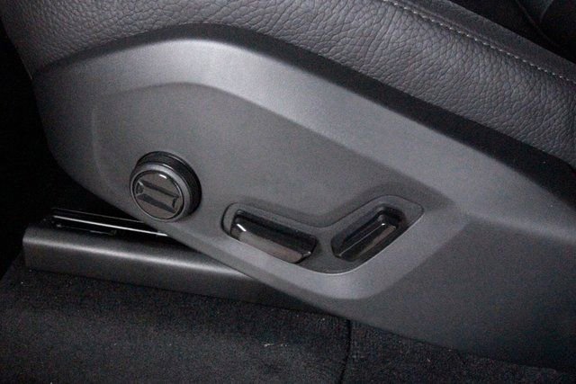 Certified 2025 Volvo XC90 B6 Plus w/ Protection Package Premier image 14