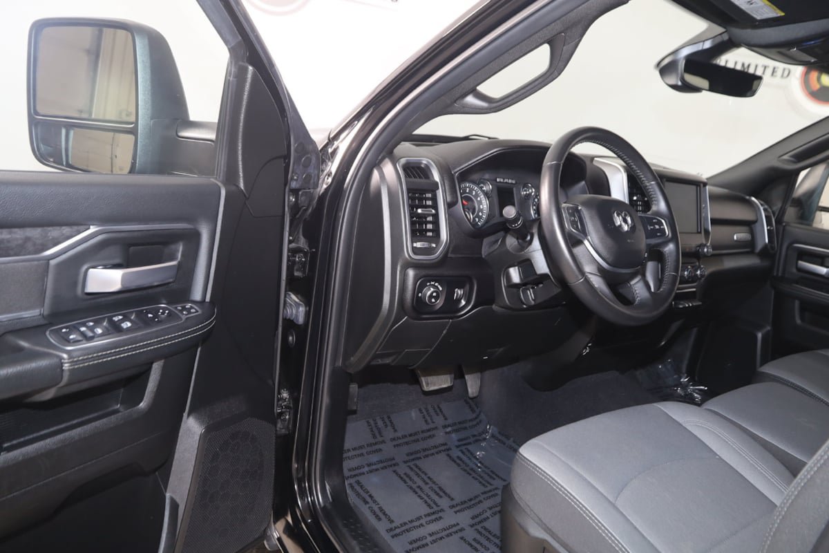 Used 2024 RAM 2500 Big Horn AWD/4WD image 36