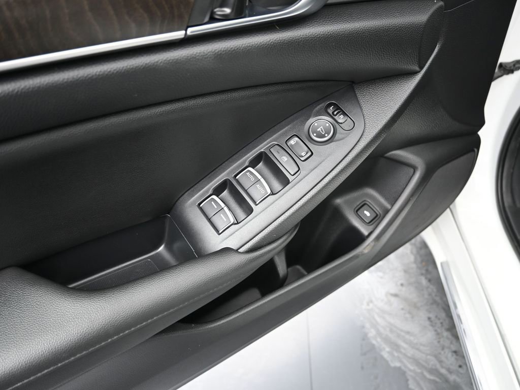 Used 2019 Honda Accord EX image 20
