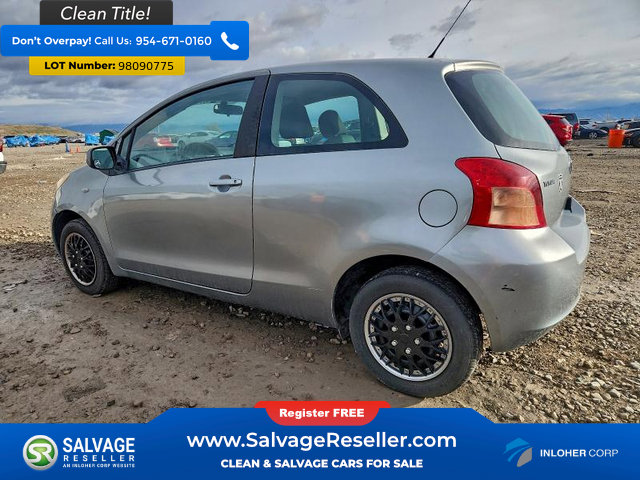 Used 2007 Toyota Yaris 2-Door Hatchback image 3