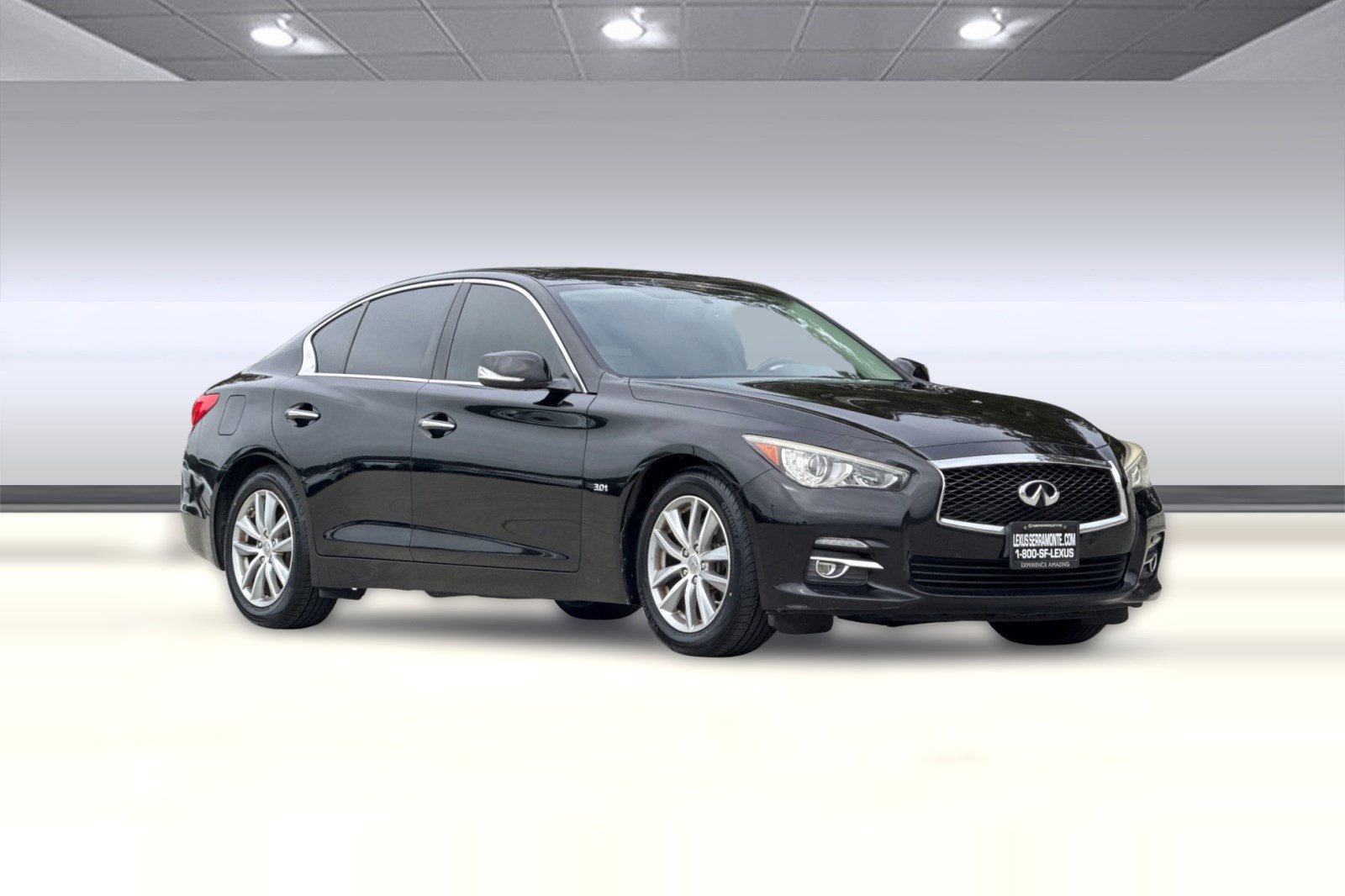 Used 2016 INFINITI Q50 3.0t Premium RWD image 6