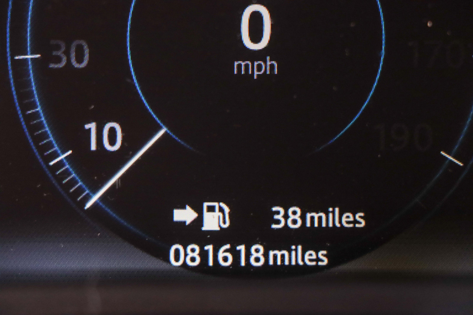 Used 2018 Jaguar F-PACE R-Sport image 16