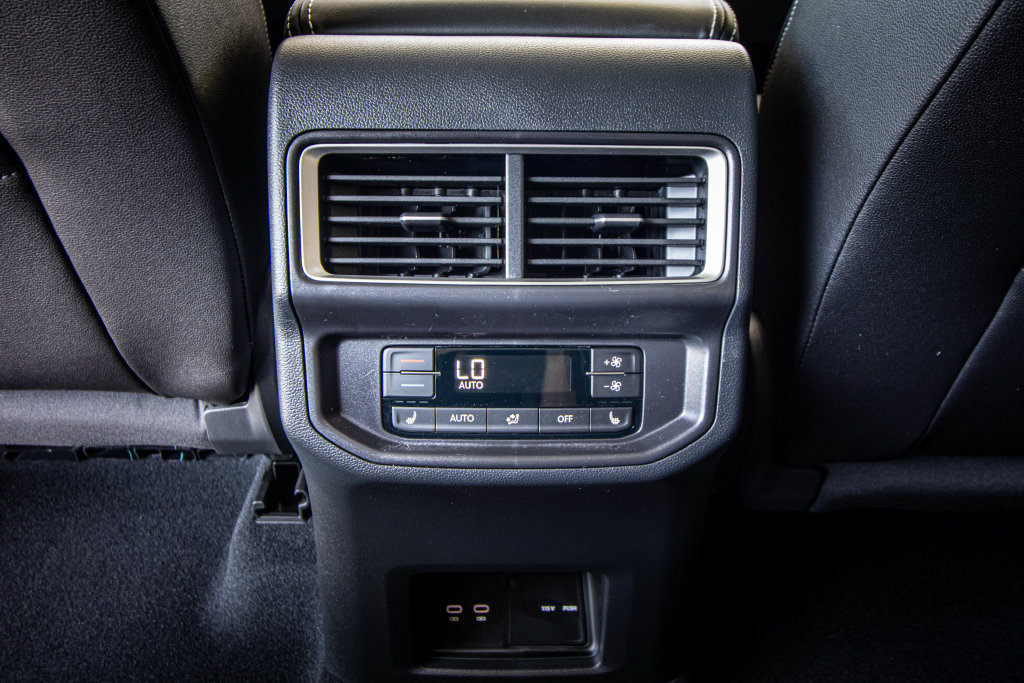 New 2026 Volkswagen Atlas SEL AWD/4WD image 32