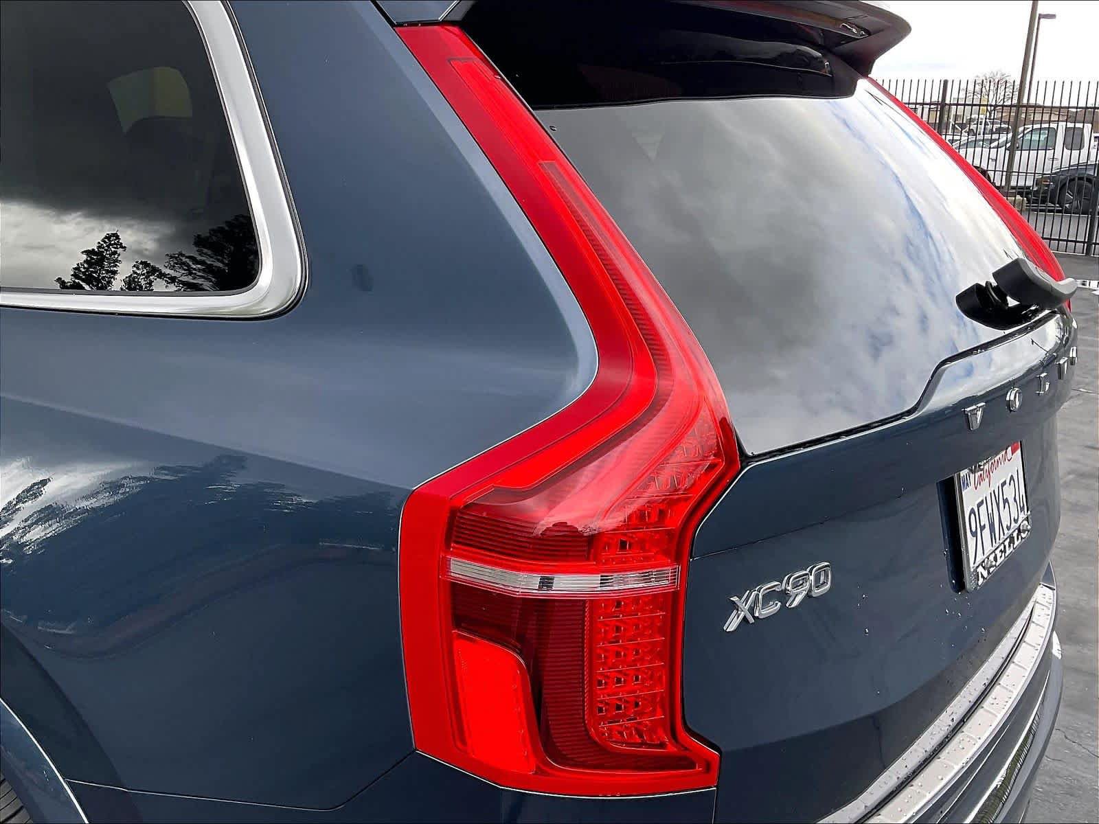 Used 2023 Volvo XC90 B6 Plus w/ Protection Package Premier image 32