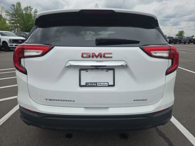 Used 2024 GMC Terrain SLE AWD/4WD image 9