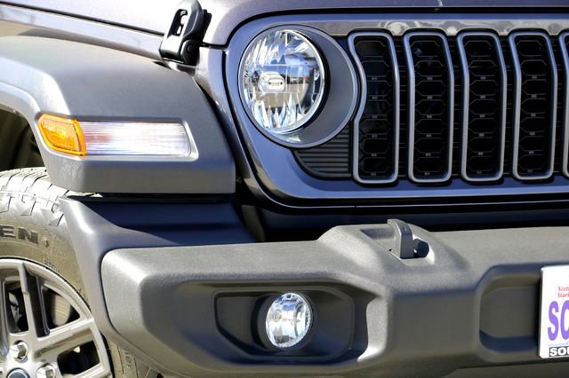 Used 2025 Jeep Wrangler Sport S image 3