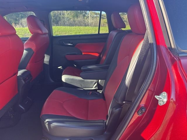 Used 2021 Toyota Highlander XSE image 13