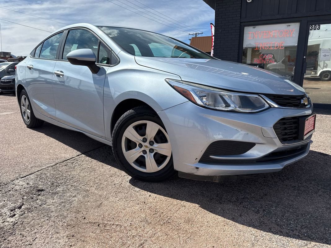 Used 2017 Chevrolet Cruze LS FWD image 39