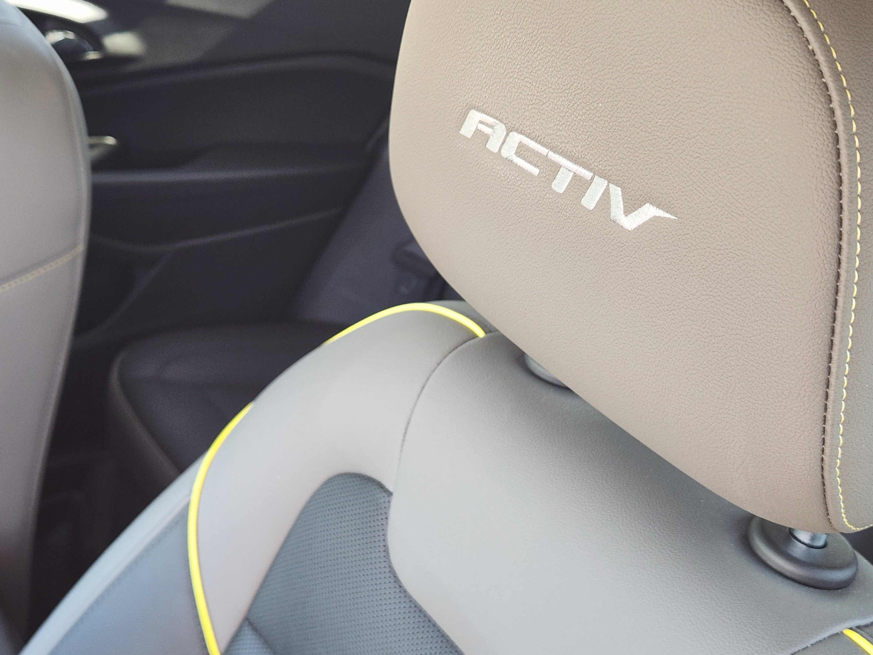 Used 2026 Chevrolet Trax ACTIV FWD image 8