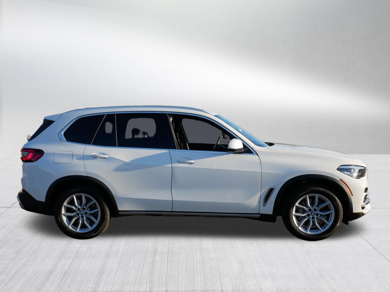 Certified 2023 BMW X5 xDrive40i w/ Premium Package AWD/4WD image 8