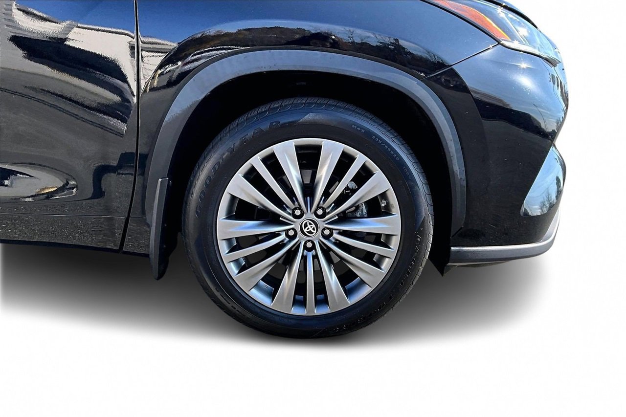 Used 2021 Toyota Highlander Platinum image 34