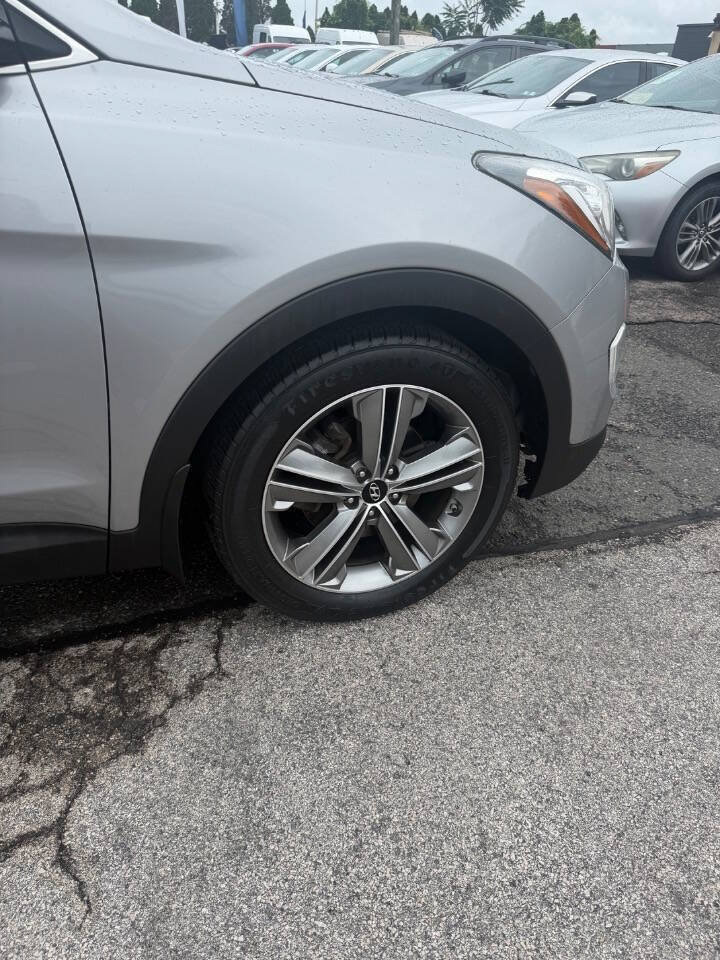Used 2015 Hyundai Santa Fe GLS w/ Option Group 03 AWD/4WD image 14