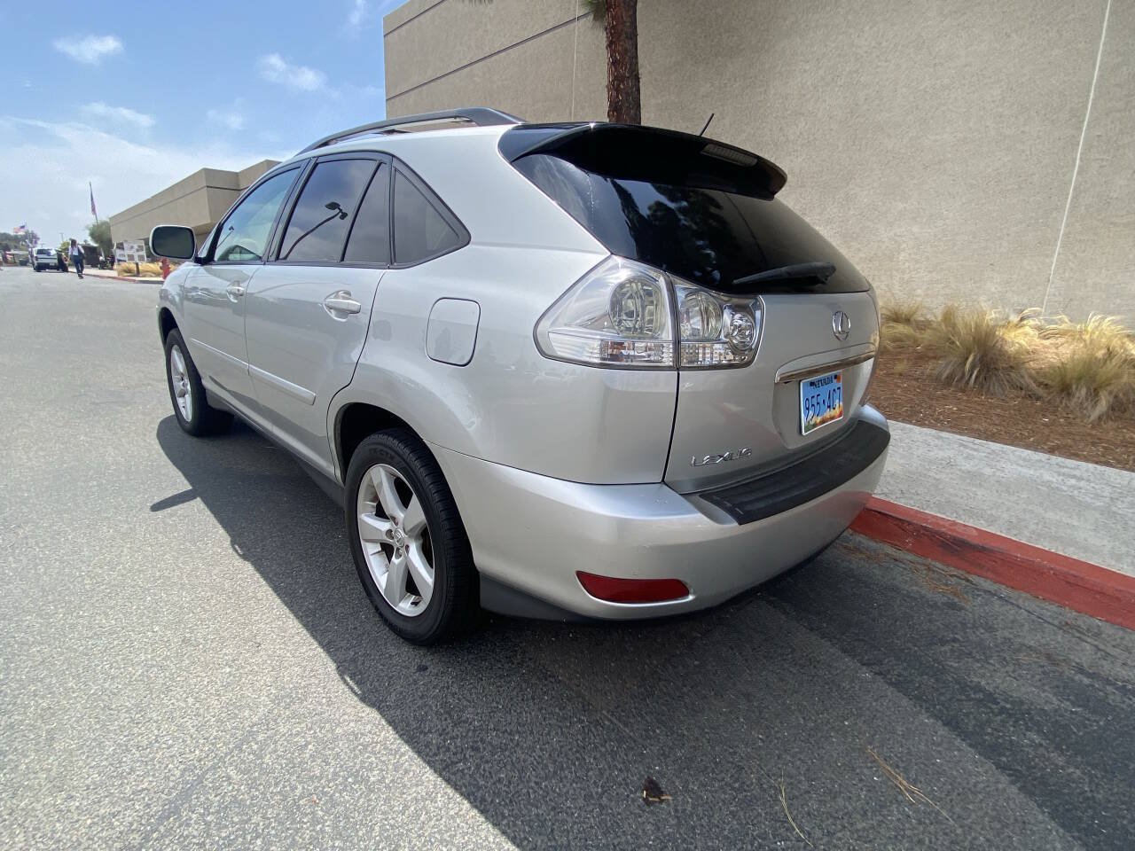 Used 2006 Lexus RX 330 FWD image 4