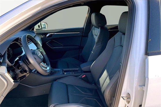 New 2025 Audi Q3 2.0T Premium image 9