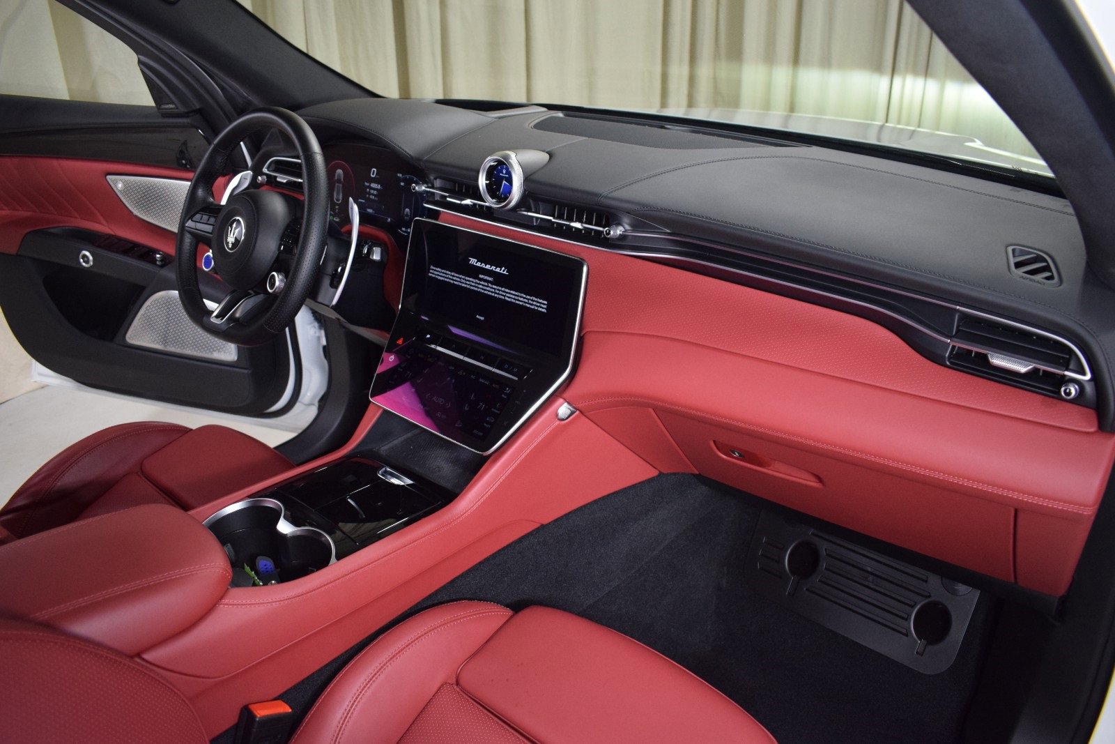 Used 2024 Maserati Grecale Trofeo image 23