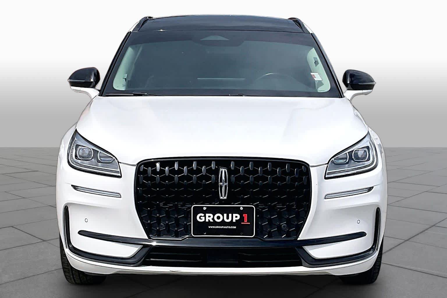 Used 2023 Lincoln Corsair Reserve w/ Equipment Group 201A FWD image 4