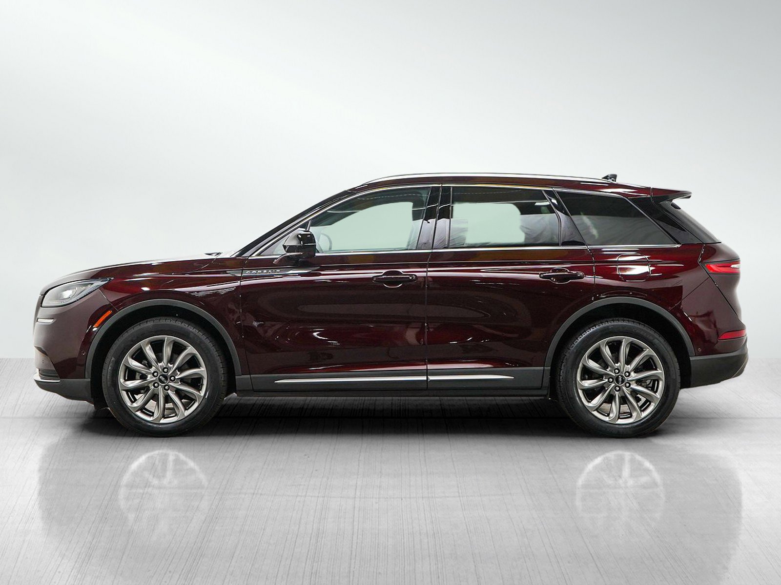 Used 2021 Lincoln Corsair AWD w/ Premium Package image 2