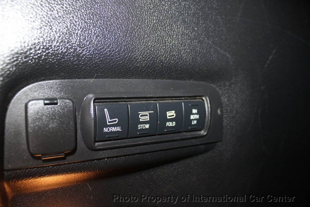 Used 2017 Ford Explorer Limited image 32