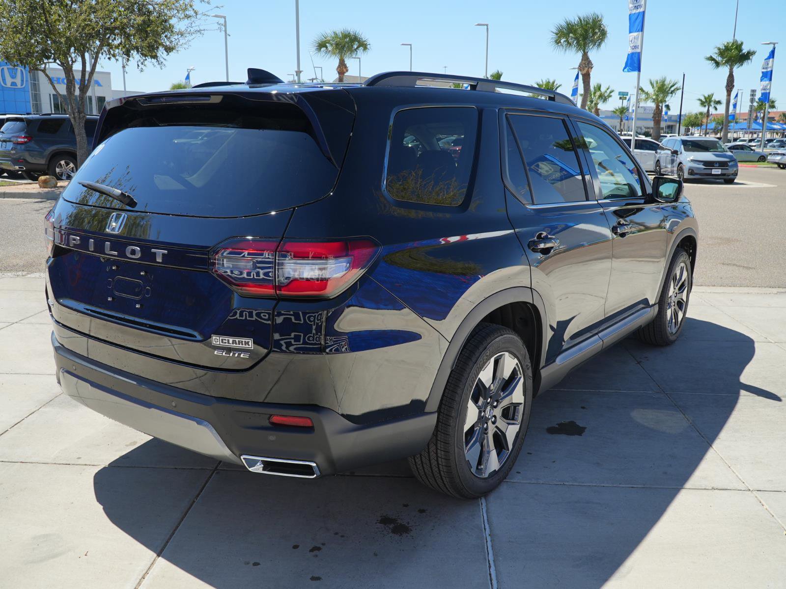 New 2026 Honda Pilot Elite image 5
