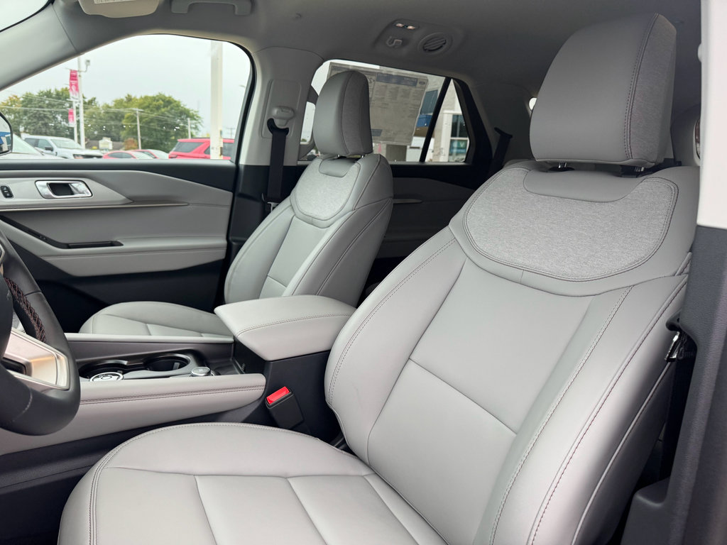 New 2026 Ford Explorer Active image 31