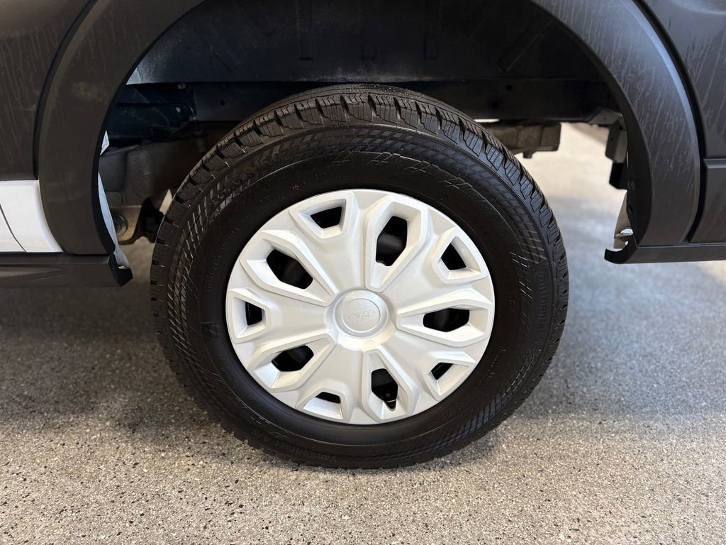 Used 2023 Ford E-Transit Medium Roof image 27