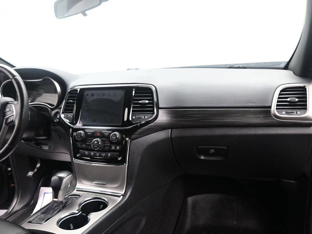 Used 2021 Jeep Grand Cherokee Laredo X image 3