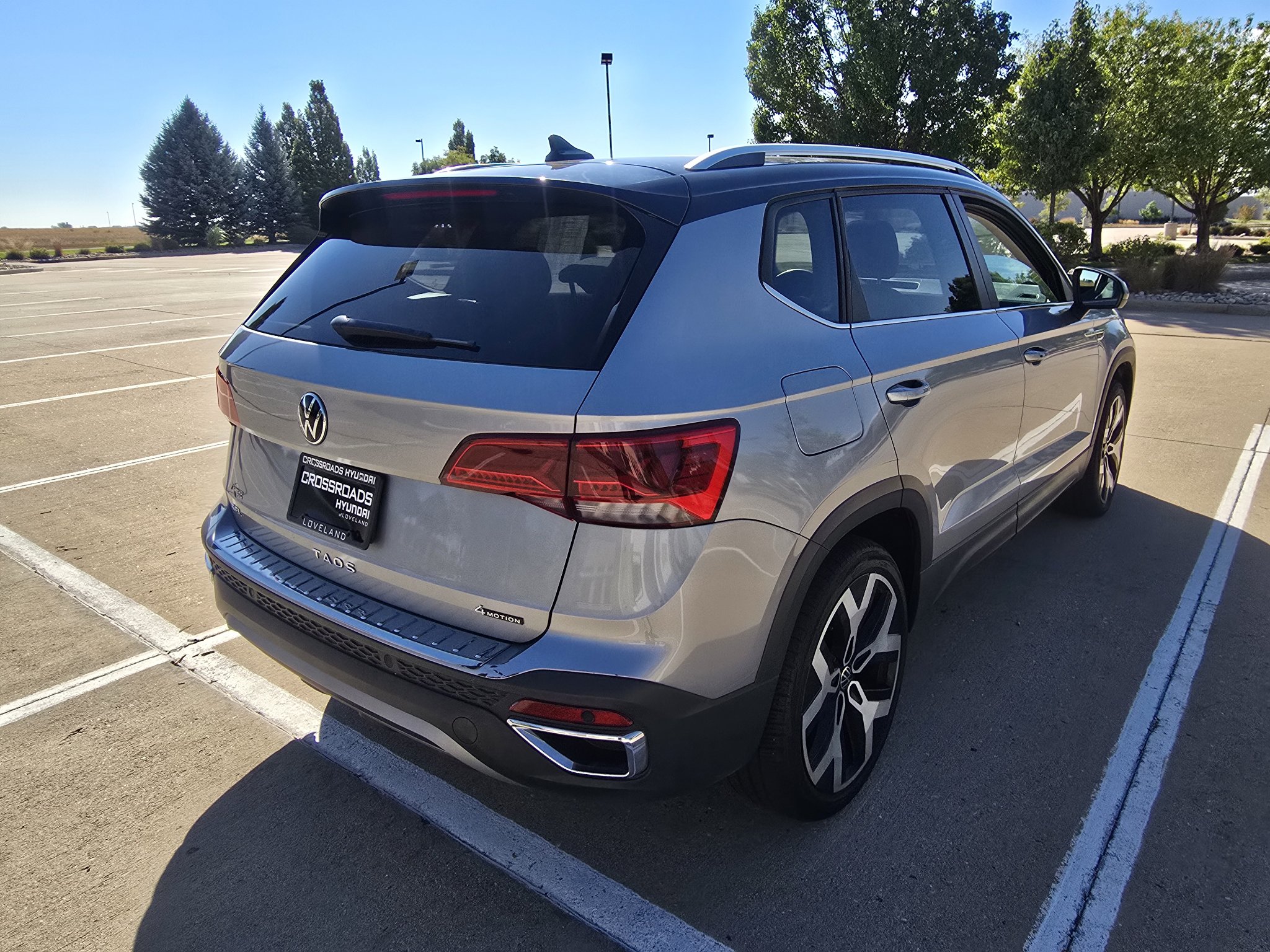 Used 2023 Volkswagen Taos SEL AWD/4WD image 6