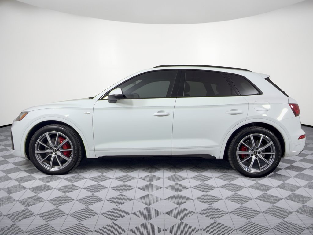 Certified 2024 Audi Q5 e Premium Plus w/ Premium Plus Package AWD/4WD image 2