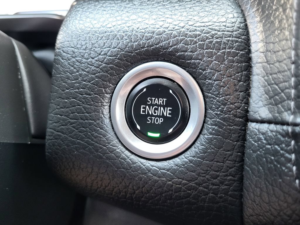 Used 2024 GMC Yukon XL Denali AWD/4WD image 17