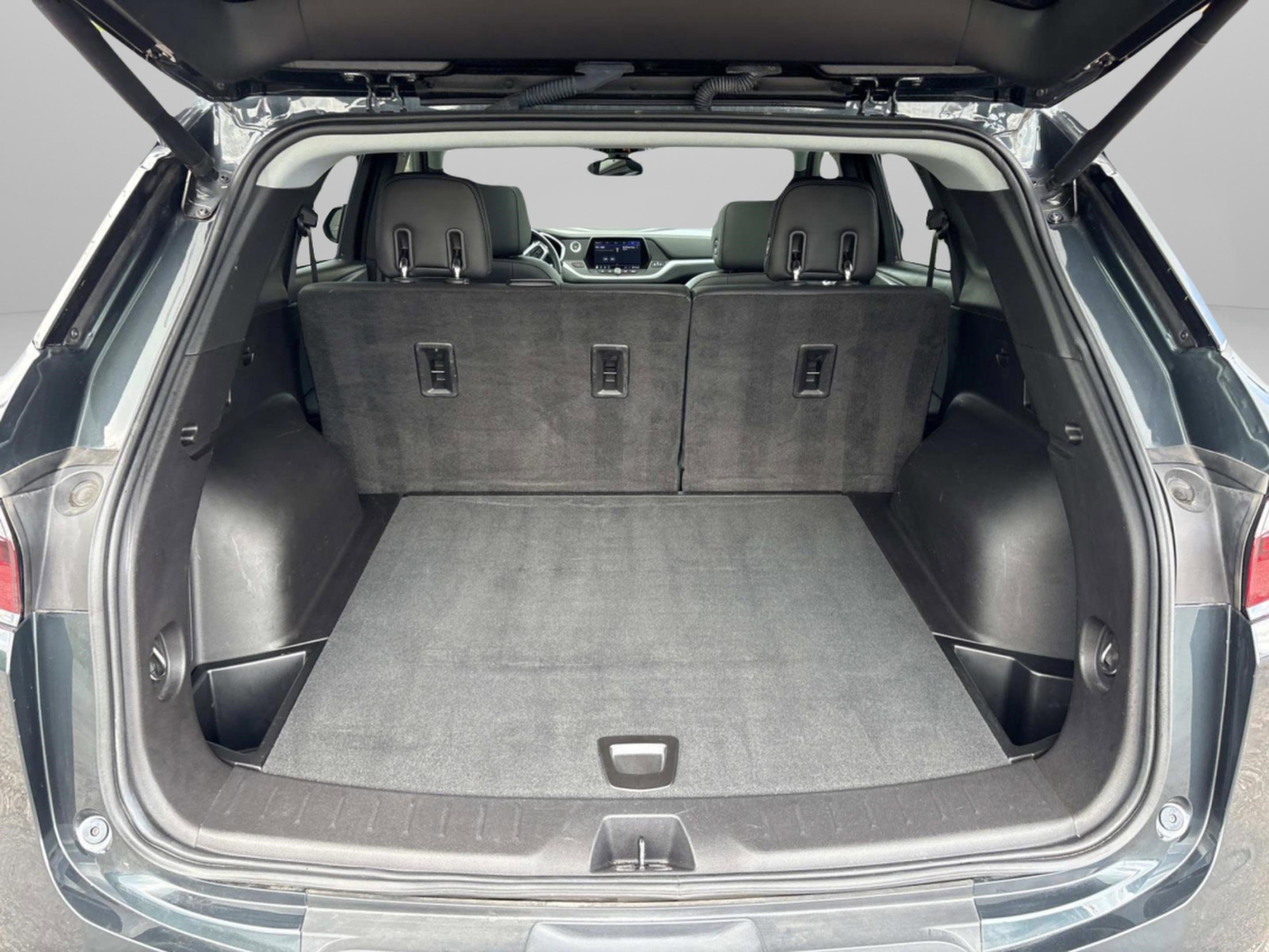Used 2019 Chevrolet Blazer LT w/ Sun and Wheels Package FWD image 12