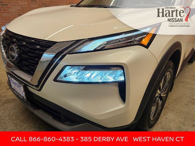 Certified 2022 Nissan Rogue SV w/ SV Premium Package image 4