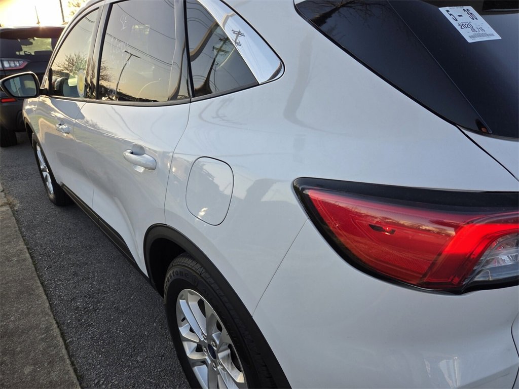 Used 2020 Ford Escape SE image 6