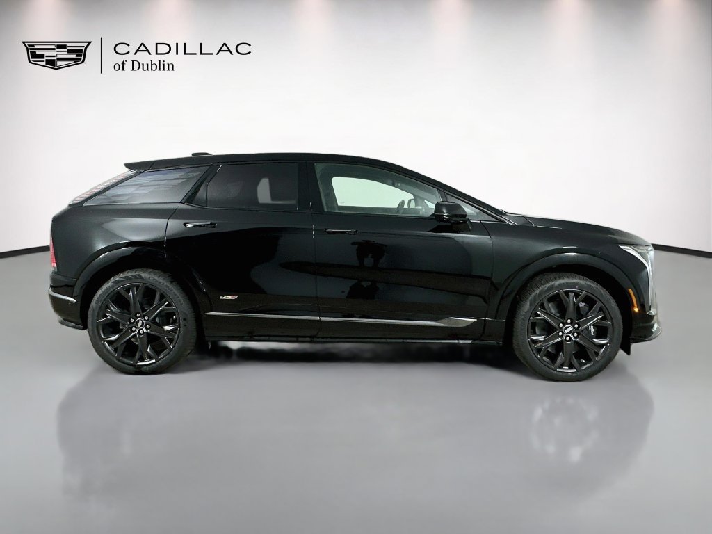New 2026 Cadillac Optiq V w/ LPO, Floor Liner Package AWD/4WD image 4